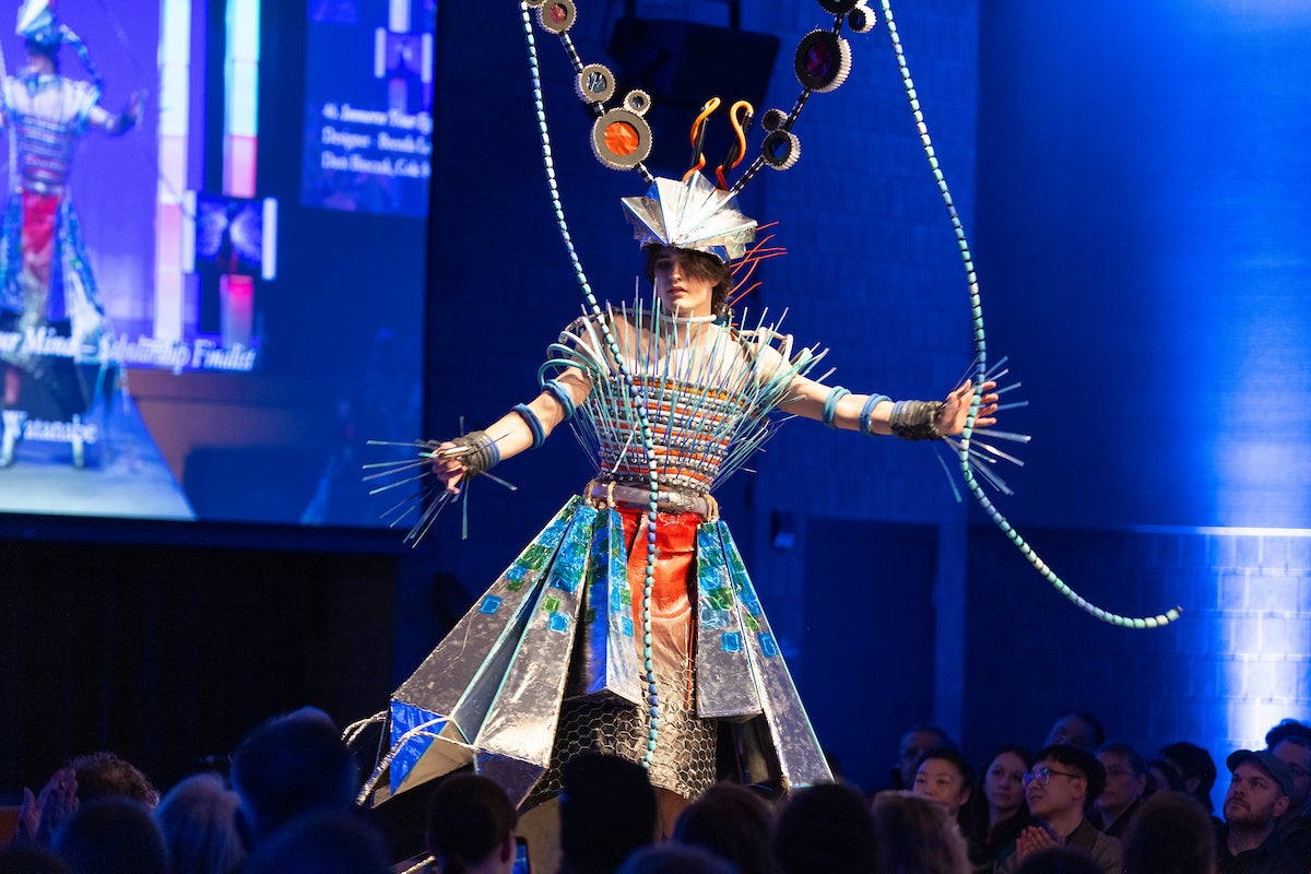 アート・デザイン・音楽 Contemporary Fashion No.4, No.5, No.6 Years in the Making: Fashion Without Fabric theme pays tribute to